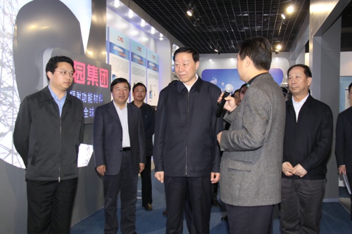 江苏省委书记参观长园集团智能电网展示区域